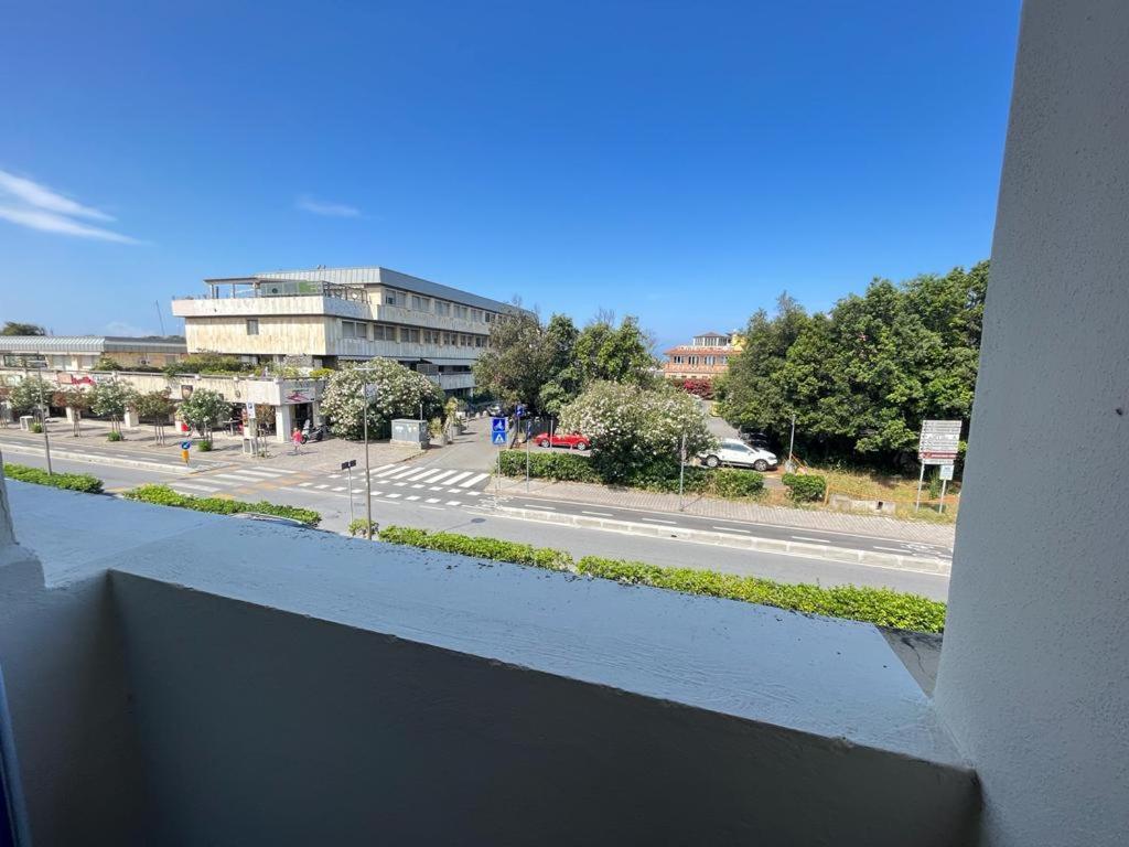 Venere Apartament 蒂勒尼亚 外观 照片