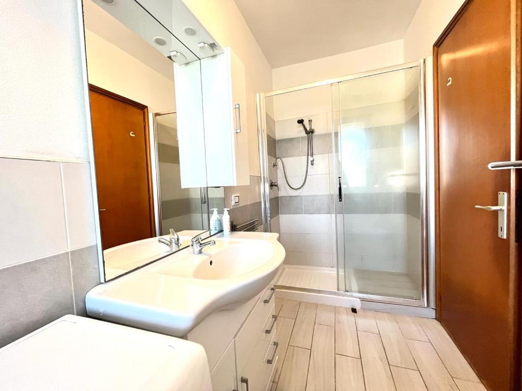 Venere Apartament 蒂勒尼亚 外观 照片